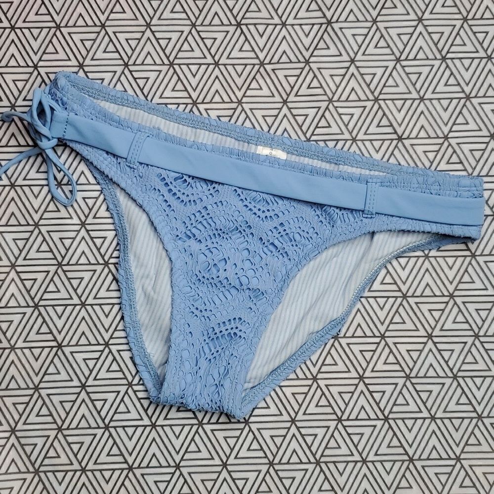 NWT Tommy Hilfiger Blue Crochet belted bikini bottom